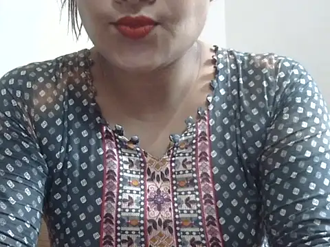 Snapshot of shekira99 chatting on September 14, 5:38 am shekira99 online show from September 14, 5:38 am