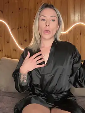 petrouchkaaa  online show from February 23, 11:42 am