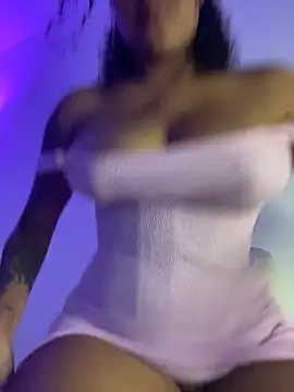 charlotteeruss online show from December 2, 5:09 am