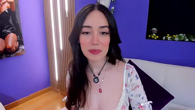 Snapshot of Kate_Amaretto_ chatting on October 11, 9:17 pm Kate Amaretto online show from October 11, 9:17 pm