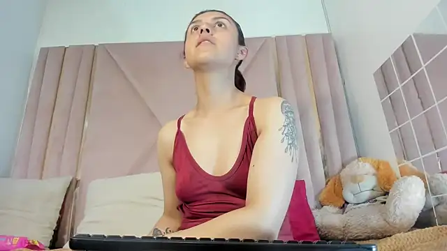 AngelaLinaresx69 online show from November 11, 9:01 pm