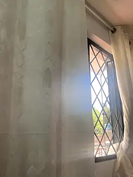 Alahia Rodriguez online show from November 29, 8:35 pm