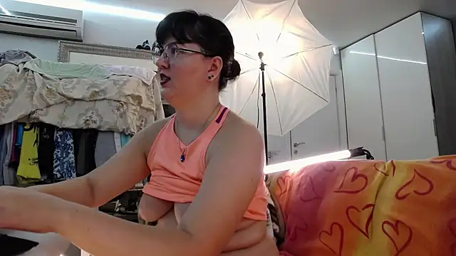 ILoveToFeelU online show from September 20, 1:38 am