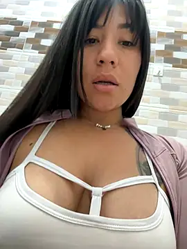 kim monti online show from December 4, 9:04 pm