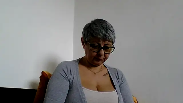 roseblak42 online show from March 24, 10:09 am