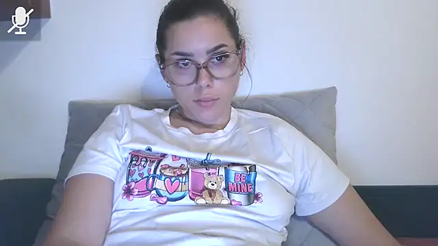 LovelyJulliette online show from November 18, 5:25 pm