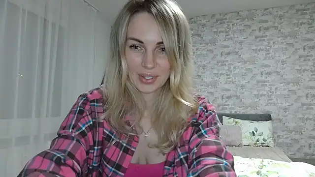 AlissonBia online show from April 20, 9:51 pm