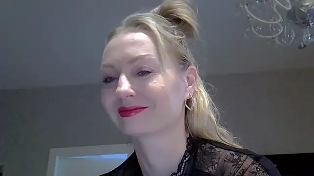 ZarinaSwift online show from September 19, 4:33 am