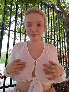 AmmyHot online show from April 8, 4:47 am