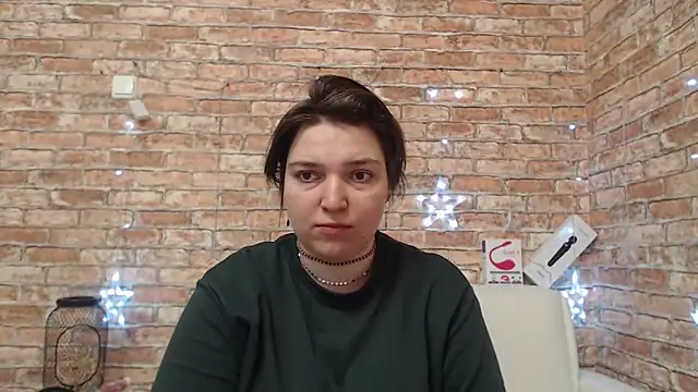 Amelia Kiss  online show from February 20, 1:04 am