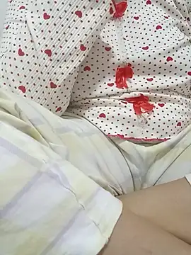 Bombamom online show from March 29, 1:43 pm