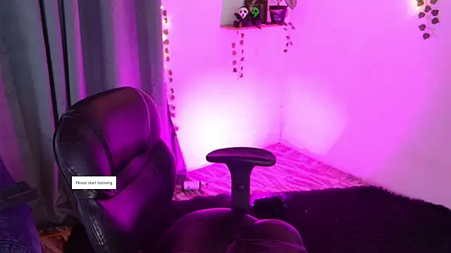 vayolett01 dakotta online show from April 12, 3:42 am