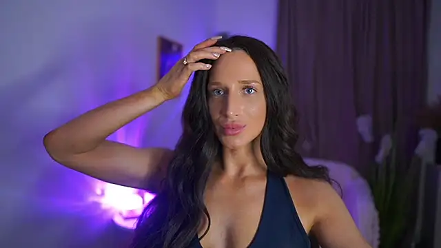 Nicolette  Shea  online show from July 6, 6:10 pm