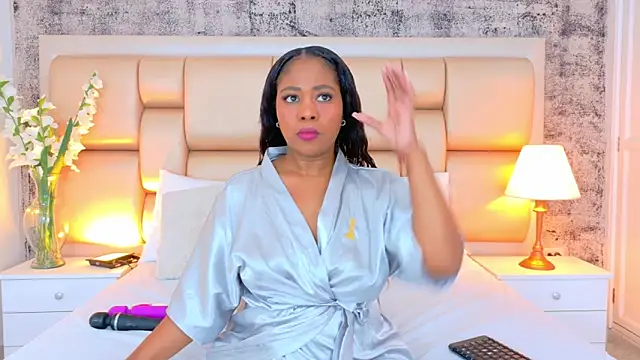 AlisonTravis online show from November 1, 8:02 pm