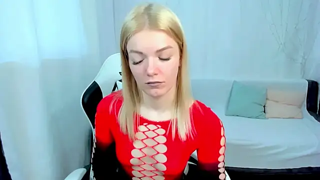 Lily Daviss online show from April 12, 3:53 am