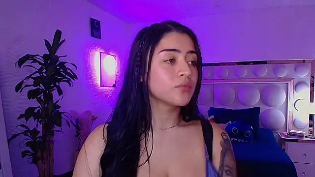 Snapshot of lucianaroy chatting on October 10, 8:25 pm lucianaroy online show from October 10, 8:25 pm