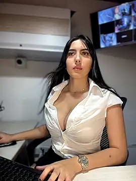 Sofia Collins- online show from May 9, 12:23 am