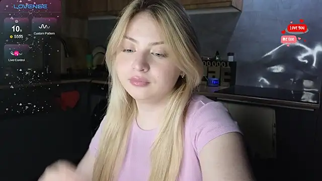 shy blondiee online show from June 3, 10:37 pm
