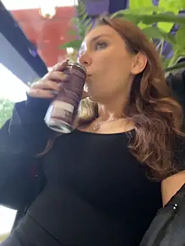 QuitieLia online show from April 20, 8:06 am