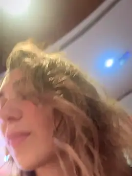 QuitieLia online show from October 10, 8:41 am