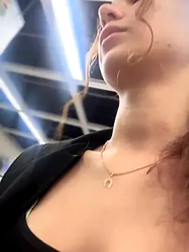 QuitieLia online show from October 25, 8:22 am