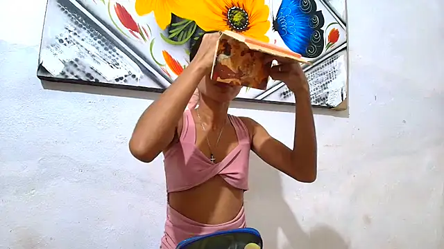 luciana daza online show from October 7, 10:47 pm