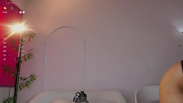 mia colin1  online show from September 20, 12:25 pm