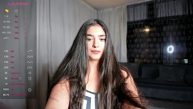 PortraitMarie online show from April 24, 7:27 pm