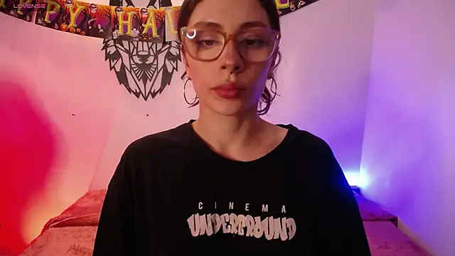 Snapshot of Katy_Van chatting on October 10, 10:36 pm Katy Van online show from October 10, 10:36 pm