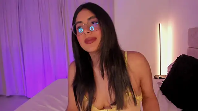 tina olsen07 online show from April 22, 9:56 pm