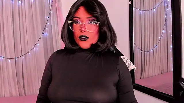 willow poisson online show from April 11, 5:38 pm