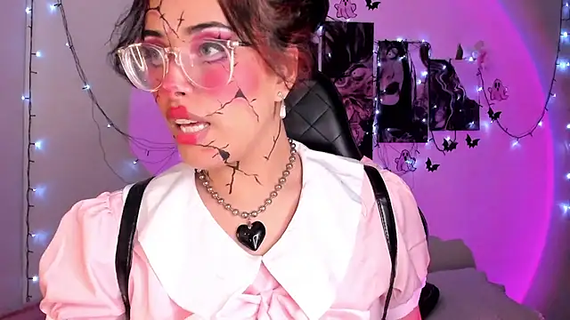 willow poisson online show from October 29, 5:37 pm