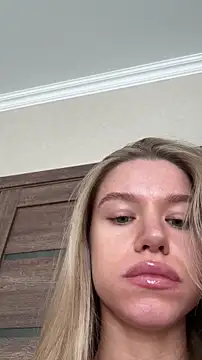 JessIsLove online show from April 6, 5:19 am