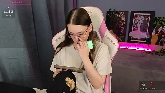 Sweet frosti online show from April 19, 3:17 am