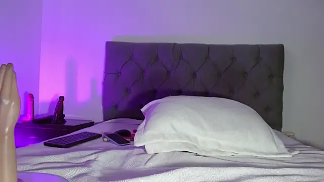 mia-luna-x online show from October 15, 5:37 pm