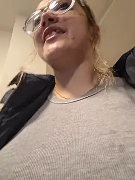 NaomiShimizu online show from April 15, 5:13 pm