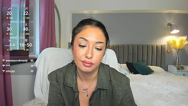 Snapshot of Awesome_Jolie chatting on October 4, 10:32 am Awesome Jolie online show from October 4, 10:32 am