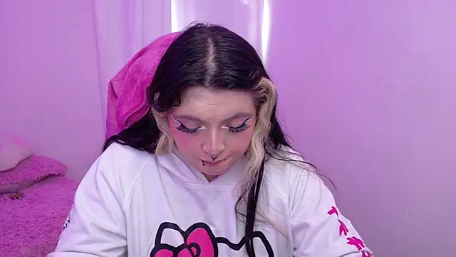 Sachi Meow online show from April 4, 7:45 pm