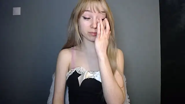 LuciaYoung online show from February 1, 7:34 pm