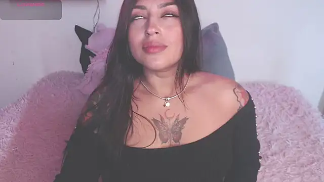 MissDennise online show from June 5, 4:13 pm