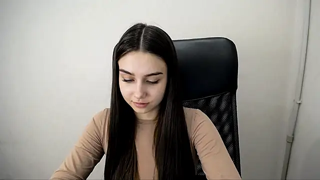 Lili magic online show from October 25, 10:45 am