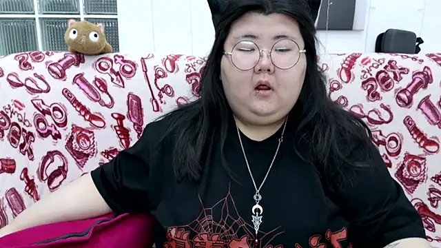 Nadine asian online show from April 5, 8:46 am