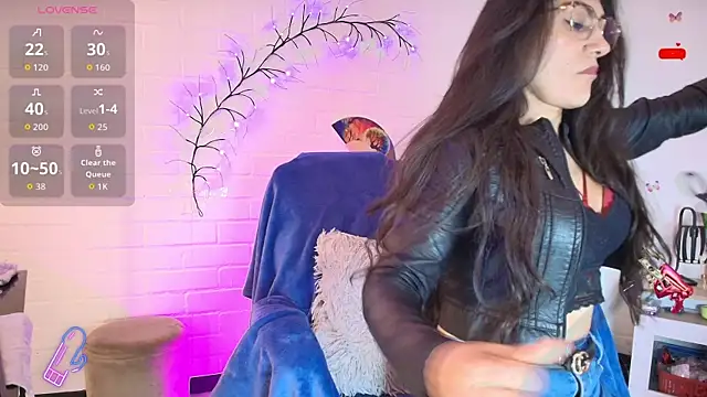 Rapunzeell  online show from September 18, 3:32 pm