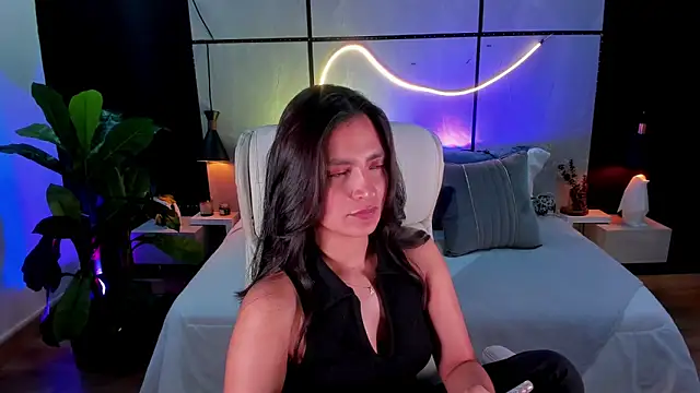 Snapshot of Gia_Mazzon chatting on October 2, 5:18 pm Gia Mazzon online show from October 2, 5:18 pm