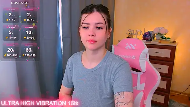 Snapshot of cutie_mili chatting on September 16, 7:27 am cutie mili online show from September 16, 7:27 am