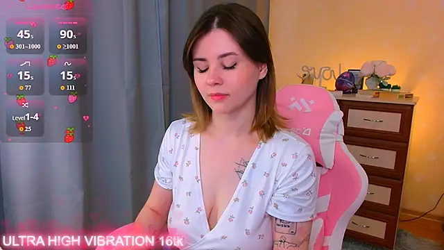 Snapshot of cutie_mili chatting on September 17, 7:39 am cutie mili online show from September 17, 7:39 am