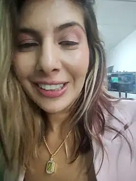 scarlett moore online show from April 18, 7:07 pm