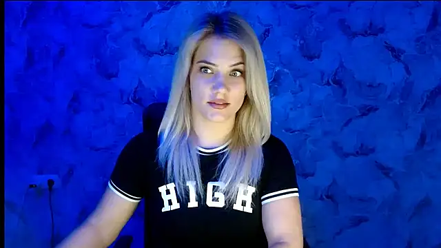 Snapshot of nika_gold1 chatting on October 12, 3:58 pm nika gold1 online show from October 12, 3:58 pm