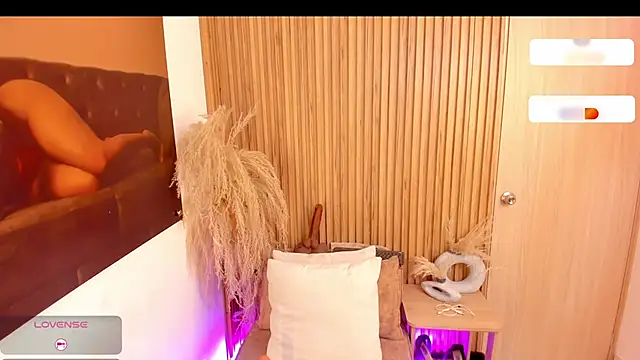 sofhiaa adaams online show from February 23, 10:42 pm