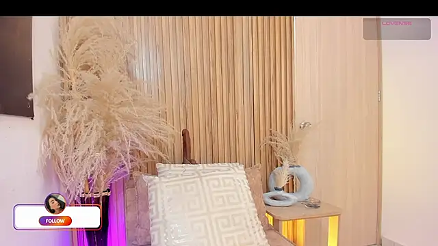 sofhiaa adaams online show from February 13, 10:44 pm